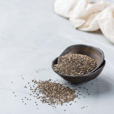 Bir kase organik sağlıklı Chia tohumları, Vegan superfood kavramı