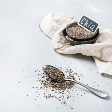Bir kase organik sağlıklı Chia tohumları, Vegan superfood kavramı