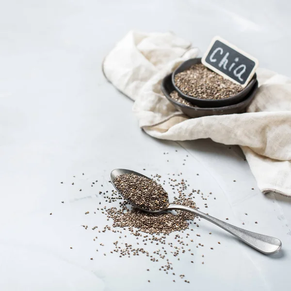 Bir kase organik sağlıklı Chia tohumları, Vegan superfood kavramı