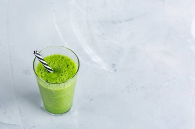 Sağlıklı, çiğ, Vegan diyet için sebze ile Yeşil Smoothie