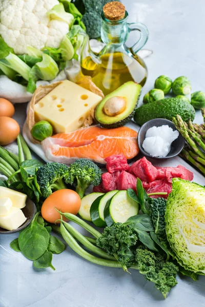 Alimento bajo en carbohidratos cetogénico saludable para una dieta equilibrada — Foto de Stock