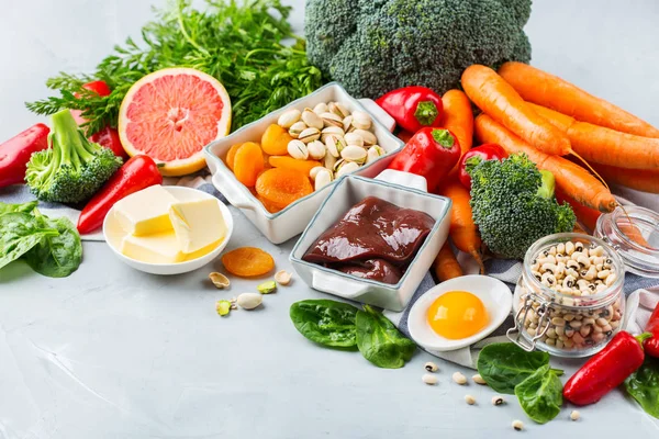 Alimentation saine et équilibrée, aliments riches en vitamine a — Photo