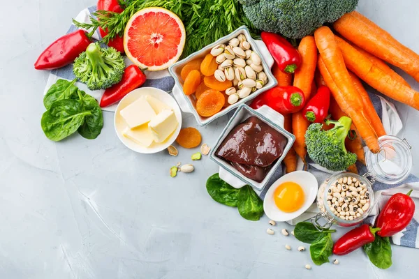 Zrównoważone odżywianie w czystym jedzeniu, żywność bogata w witaminę a — Zdjęcie stockowe