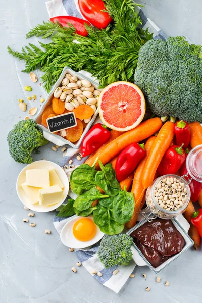 Alimentation saine et équilibrée, aliments riches en vitamine a — Photo