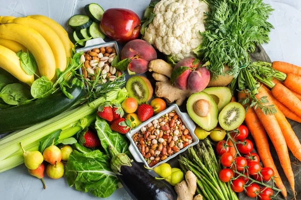 Alimentos saudáveis para conceito de dieta alcalina equilibrada — Fotografia de Stock