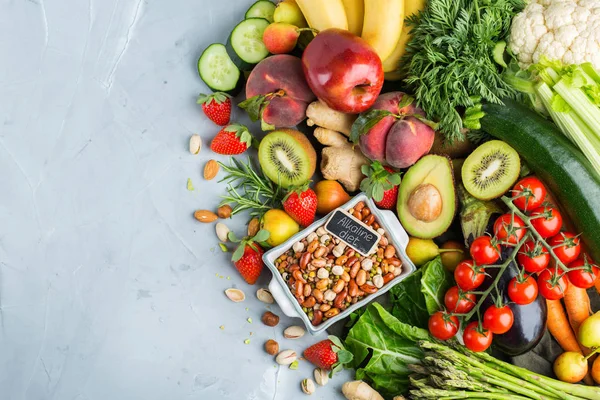 Alimento saludable para el concepto de dieta alcalina equilibrada — Foto de Stock