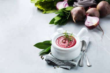 Mevsim sonbahar ıstabur pancar çorbası