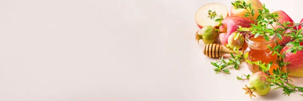 Rosh Hashana, joods nieuwjaar vakantie concept, honing, appel, granaatappel — Stockfoto