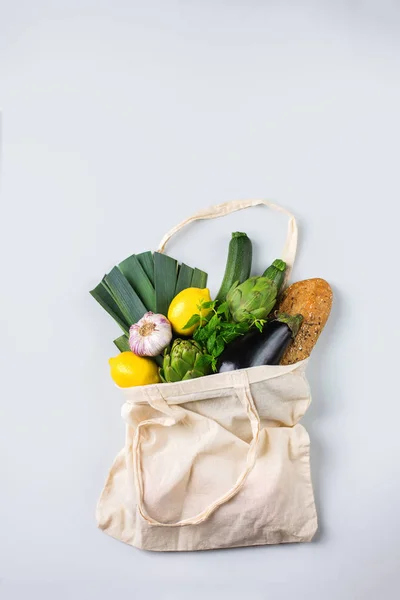 Borsa a rete con frutta, verdura. Zero rifiuti, plastica gratis conce — Foto Stock