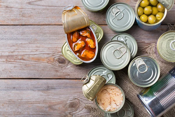 Sortimento Diferentes Conservas Conservadas Legumes Carne Peixe Frutos Mar Latas — Fotografia de Stock