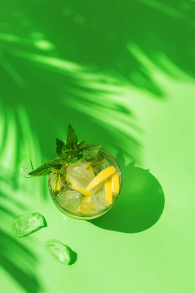 Mojito Cocktail Classique Avec Rhum Citron Menthe Glace Sur Une — Photo