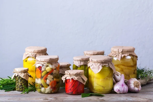 Alimentos Conservados Fermentados Surtido Frascos Caseros Con Variedad Verduras Marinadas — Foto de Stock