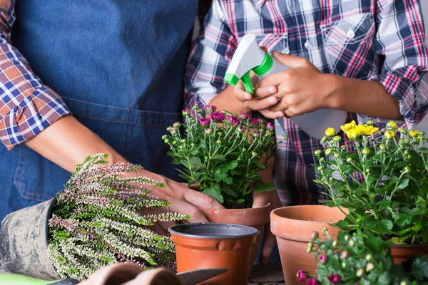 Giardinaggio Uomo Padre Ragazzo Bambino Durante Soggiorno Casa Attività Che — Foto Stock