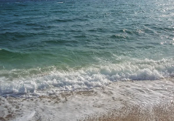 Hermosas Olas Mar Golpeando Playa Guijarros —  Fotos de Stock