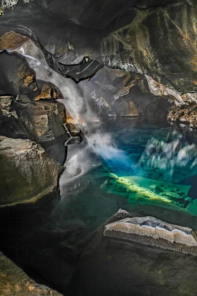 Grjotagja Vulkanhöhle Mit Unglaublich Blauem Und Heißem Thermalwasser Der Nähe — Stockfoto