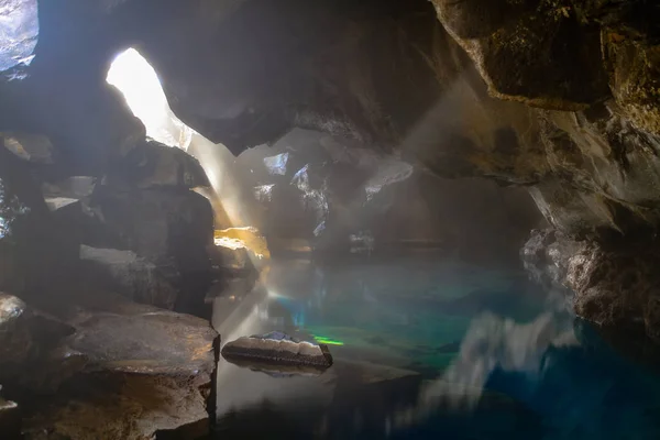 Grjotagja Вулканическая Пещера Невероятно Голубой Горячей Термальной Водой Возле Озера — стоковое фото
