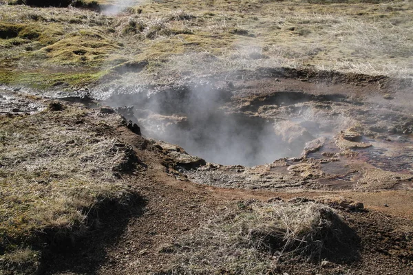 Гейсир Сдерживается Исландии Гейзер Строккур Извергающийся Геотермальной Зоне Хаукадалура Являющейся — стоковое фото