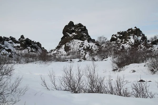 Dimmuborgir 아이슬란드 비정상적 모양의 용암의 아이슬란드입니다 Dimmuborgir 동굴과 성채의 연상의 — 스톡 사진