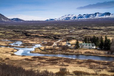 İzlanda'daki Thingvellir Milli Parkı. ingvellir veya Thingvellir Milli Parkı İzlanda, tarihsel, kültürel bir site ve jeolojik önemi olduğunu. Burada bulunan Kuzey Amerika ve Avrasya kıtasal levha arasında Silfra fissür.