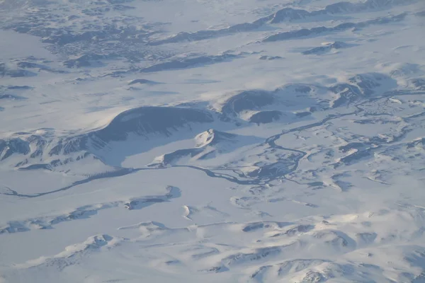 アイスランドの空撮 素晴らしいアイスランドの風景 氷河パターン 川と形状の空撮 美しい自然を背景 アイスランドの空から — ストック写真
