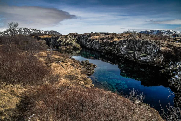 Thingvellir 国家公园在冰岛 Ingvellir Thingvellir 国家公园在冰岛 是一个历史 和地质意义的遗址 北美洲和欧亚大陆板块之间的 Silfra 裂隙位于这里 — 图库照片