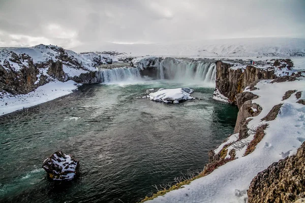 Godafoss Ett Mest Kända Vattenfallen Island Godafoss Täckt Snö Och — Stockfoto