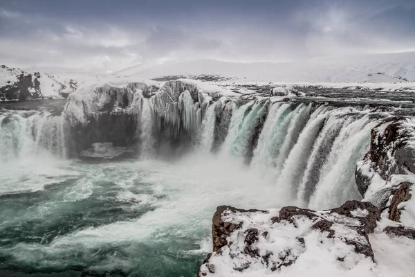 Godafoss Jeden Nejznámějších Vodopádů Islandu Godafoss Pokryta Sněhem Ledem Godafoss — Stock fotografie