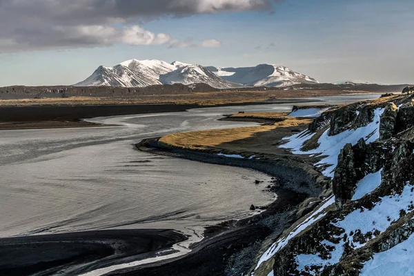 Hvitserkur Troll Rock Alta Pila Basalto Situado Frente Orilla Del —  Fotos de Stock