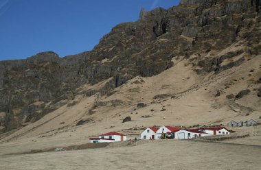 İzlanda'daki yol. Peyzaj ve yol kışın, İzlanda, ülke yolculuğa. İzlanda'daki güzel doğa. Epik ve görkemli landsacapes. Rota bir numaralı (çevre yolu)