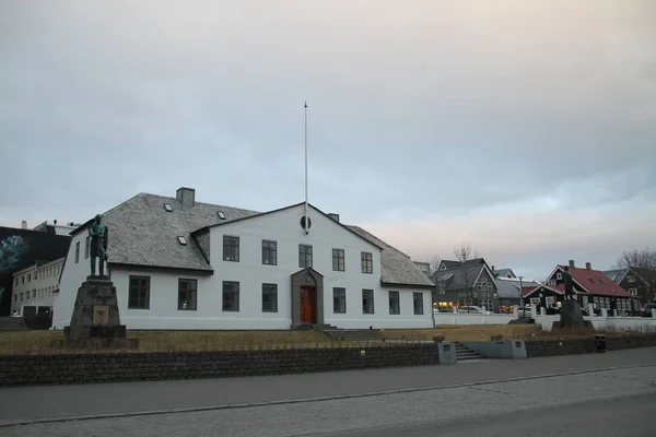 Reykjavik Stolicy Islandii Ulice Stare Budynki Centralnej Części Reykjaviku Kościół — Zdjęcie stockowe