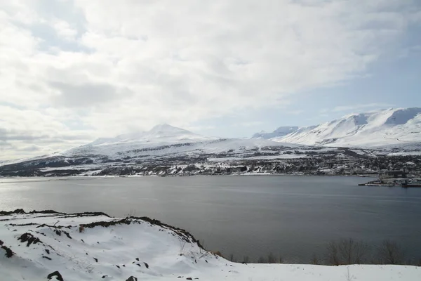 Vackra Vinterlandskap Island Bergsfloder Och Underbara Isländska Naturen Stenig Mark — Stockfoto