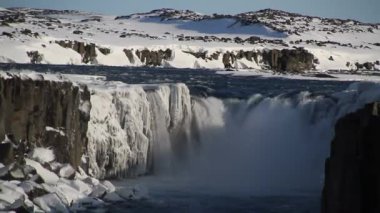 Dettifoss şelale Vatnajokull Milli Parkı'nda kuzeydoğu Iceland.Detifoss şelale - Avrupa'nın en güçlü şelaleler. Kış manzarası