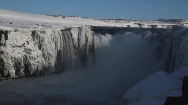 Dettifoss şelale Vatnajokull Milli Parkı'nda kuzeydoğu Iceland.Detifoss şelale - Avrupa'nın en güçlü şelaleler. Kış manzarası