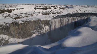 Dettifoss şelale Vatnajokull Milli Parkı'nda kuzeydoğu Iceland.Detifoss şelale - Avrupa'nın en güçlü şelaleler. Kış manzarası