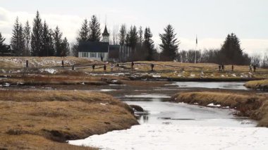 İzlanda'daki Thingvellir Milli Parkı. ? ingvellir veya Thingvellir Milli Parkı İzlanda, tarihsel, kültürel ve jeolojik önemi bir site olduğunu. Kuzey Amerika ve Avrasya kıtasal levha arasında Silfra fissür.