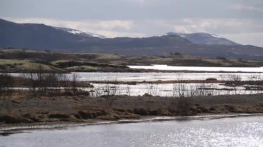 İzlanda'daki Thingvellir Milli Parkı. ? ingvellir veya Thingvellir Milli Parkı İzlanda, tarihsel, kültürel ve jeolojik önemi bir site olduğunu. Kuzey Amerika ve Avrasya kıtasal levha arasında Silfra fissür.
