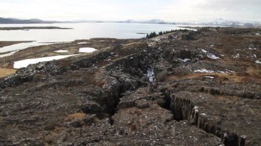 İzlanda'daki Thingvellir Milli Parkı. ? ingvellir veya Thingvellir Milli Parkı İzlanda, tarihsel, kültürel ve jeolojik önemi bir site olduğunu. Kuzey Amerika ve Avrasya kıtasal levha arasında Silfra fissür.