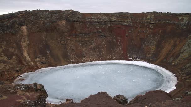 Vulkanische Krater Van Kerid Blauwe Vijver Golden Circle Ijsland Winter — Stockvideo