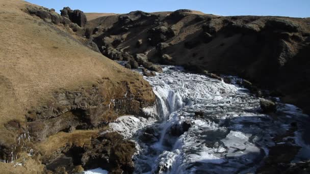 アイスランドの壮大な風景 素晴らしいアイスランドの自然 岩が多い土地 劇的な空 アイスランドの美しい自然 壮大な壮大な Landsacapes 美しい風景と滝 — ストック動画