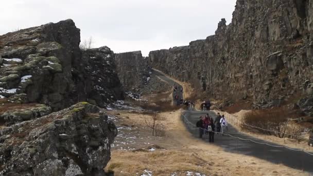 Thingvellir 国家公园在冰岛 Ingvellir Thingvellir 国家公园在冰岛 是一个历史 和地质意义的地方 北美与欧亚大陆板块之间的 Silfra — 图库视频影像