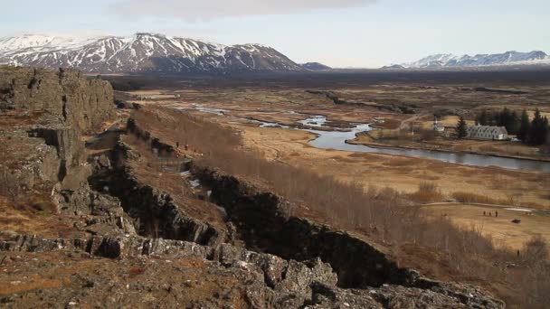 Thingvellir 国家公园在冰岛 Ingvellir Thingvellir 国家公园在冰岛 是一个历史 和地质意义的地方 北美与欧亚大陆板块之间的 Silfra — 图库视频影像