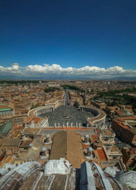 Roma, İtalya'nın görünümü. Roma mimarisi ve yerler. Eski ünlü sokaklar, konumlar ve dünya mirası. 