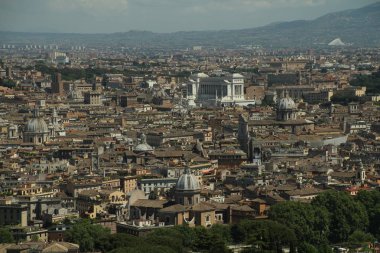 Roma, İtalya'nın görünümü. Roma mimarisi ve yerler. Eski ünlü sokaklar, konumlar ve dünya mirası. 