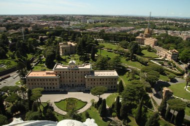 Roma, İtalya'nın görünümü. Roma mimarisi ve yerler. Eski ünlü sokaklar, konumlar ve dünya mirası. 