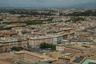 Roma, İtalya'nın görünümü. Roma mimarisi ve yerler. Eski ünlü sokaklar, konumlar ve dünya mirası. 