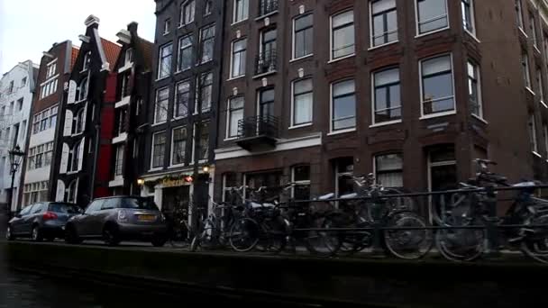 Blick Auf Amsterdam Niederlande Schöne Gemütliche Und Alte Gebäude Kanäle — Stockvideo