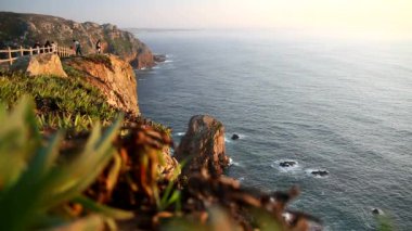 Cape Roca Portekiz - kıta Avrupa nın en batıdaki nokta. Cabo da Roca sintra yakınındaki.