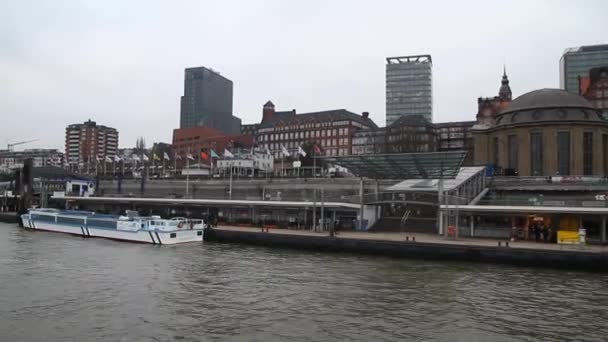 Vue Hambourg Vieille Ville Historique Allemande Navires Charge Sur Elbe — Video