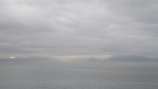 Baie de Napoli, port, vue mer et Vésuve. Napolitano vue sur la mer . 