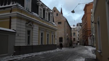 Riga, Letonya başkenti tarihi merkezinde. Riga zirvesinde Noel zamanı. Kış Avrupa kenti